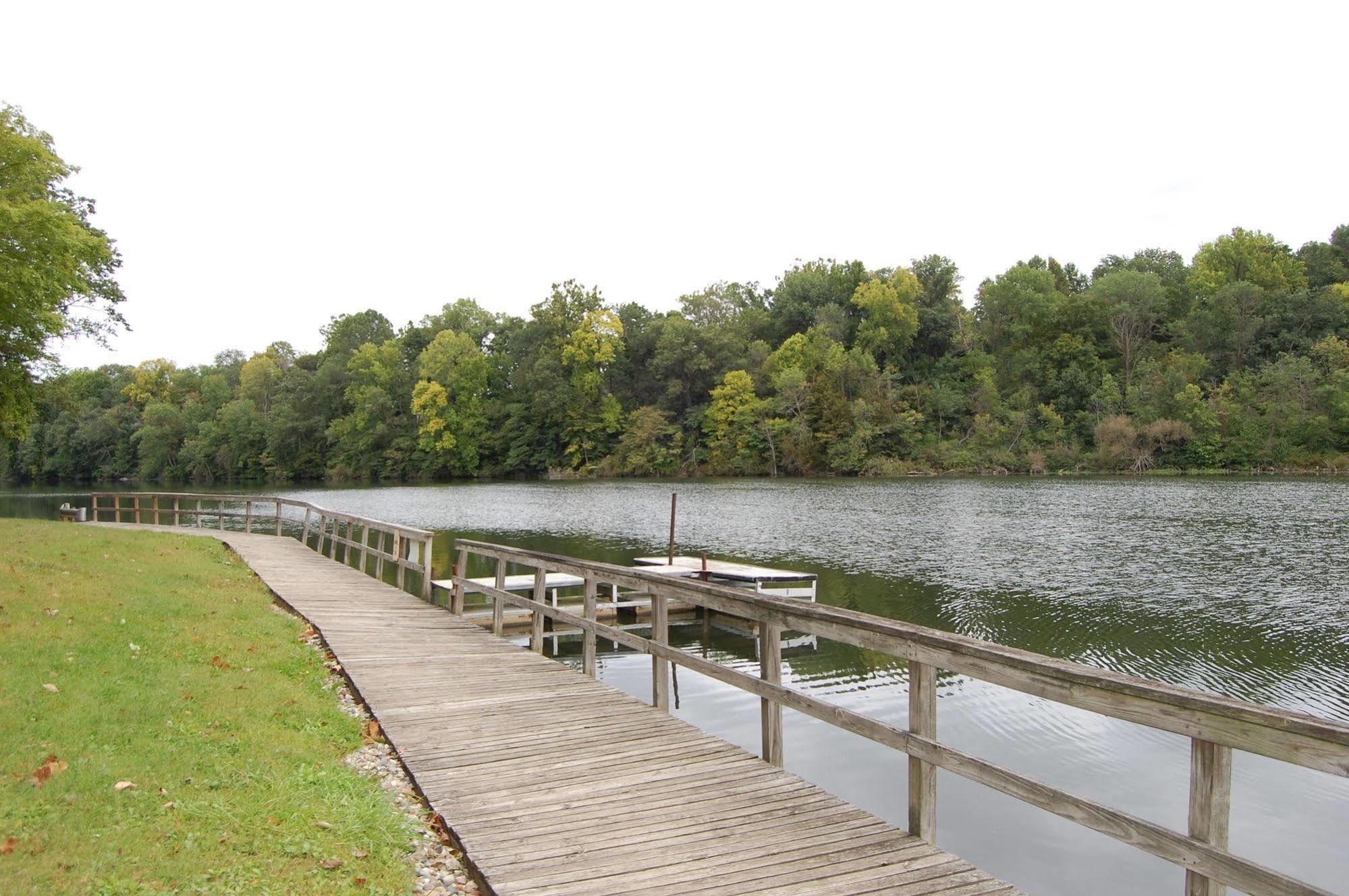 Buchanan Bear Cave Rv Campground מראה חיצוני תמונה